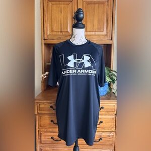 Under Armour Black Loose Fit Short Sleeve Athletic Tee - Medium